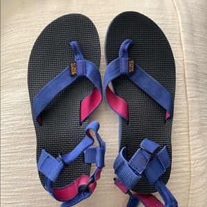 Women’s Tevas